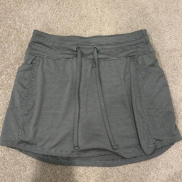 Stripped grey and darker grey skirt size small - Picture 1 of 3